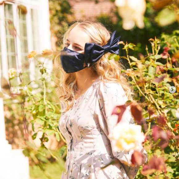 Maison de Fleur satin navy blue mask - Picture 3 of 5